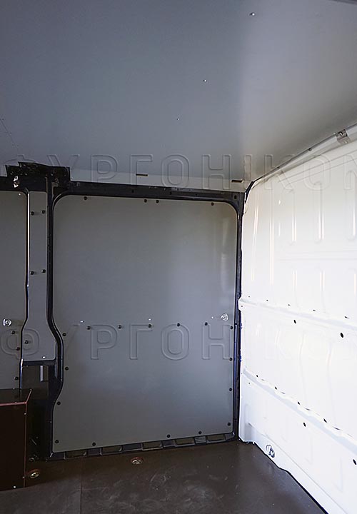 Обшивка фургона Peugeot Boxer L1H1: Стены, пол и потолок