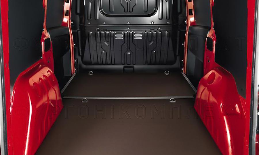 Обшивка фургона Peugeot Partner L1H1: Вид со стороны задних дверей