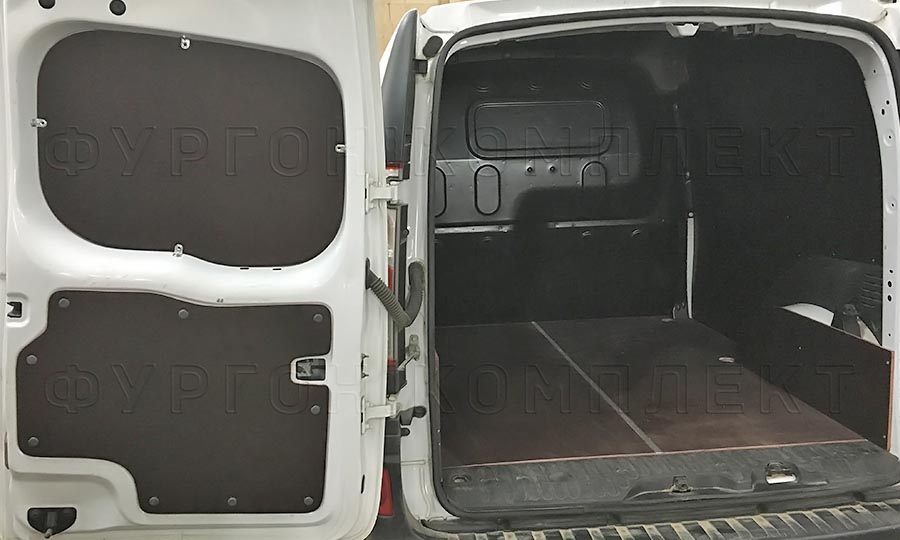 Обшивка фургона Renault Kangoo L1H1: Задние двери и пол
