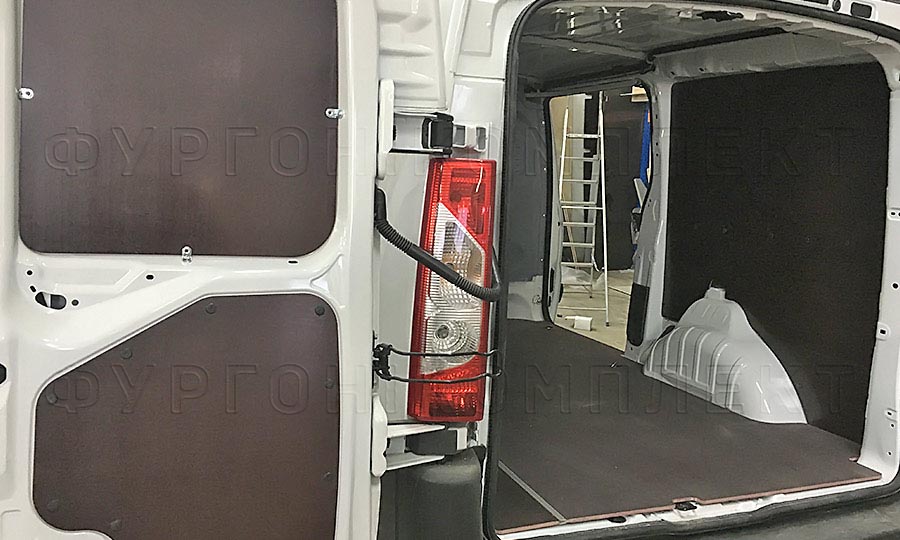 Обшивка фургона Fiat Scudo L2H1: Задние двери, пол и стены